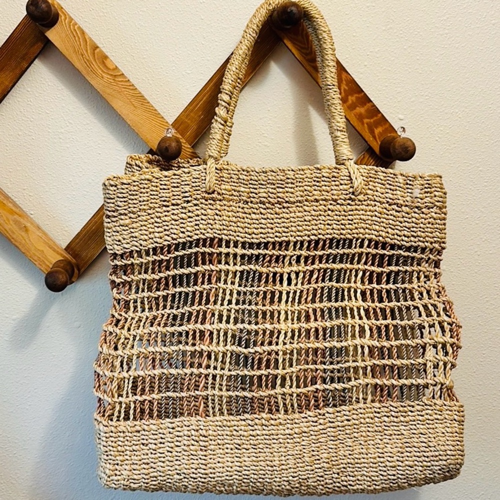 Vintage Woven fiber tote/ handbag
